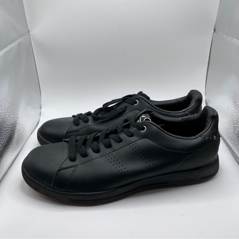 KURU Roam Men's Classic Court Sneakers in Jet Black. 
Size 11 mens EUC